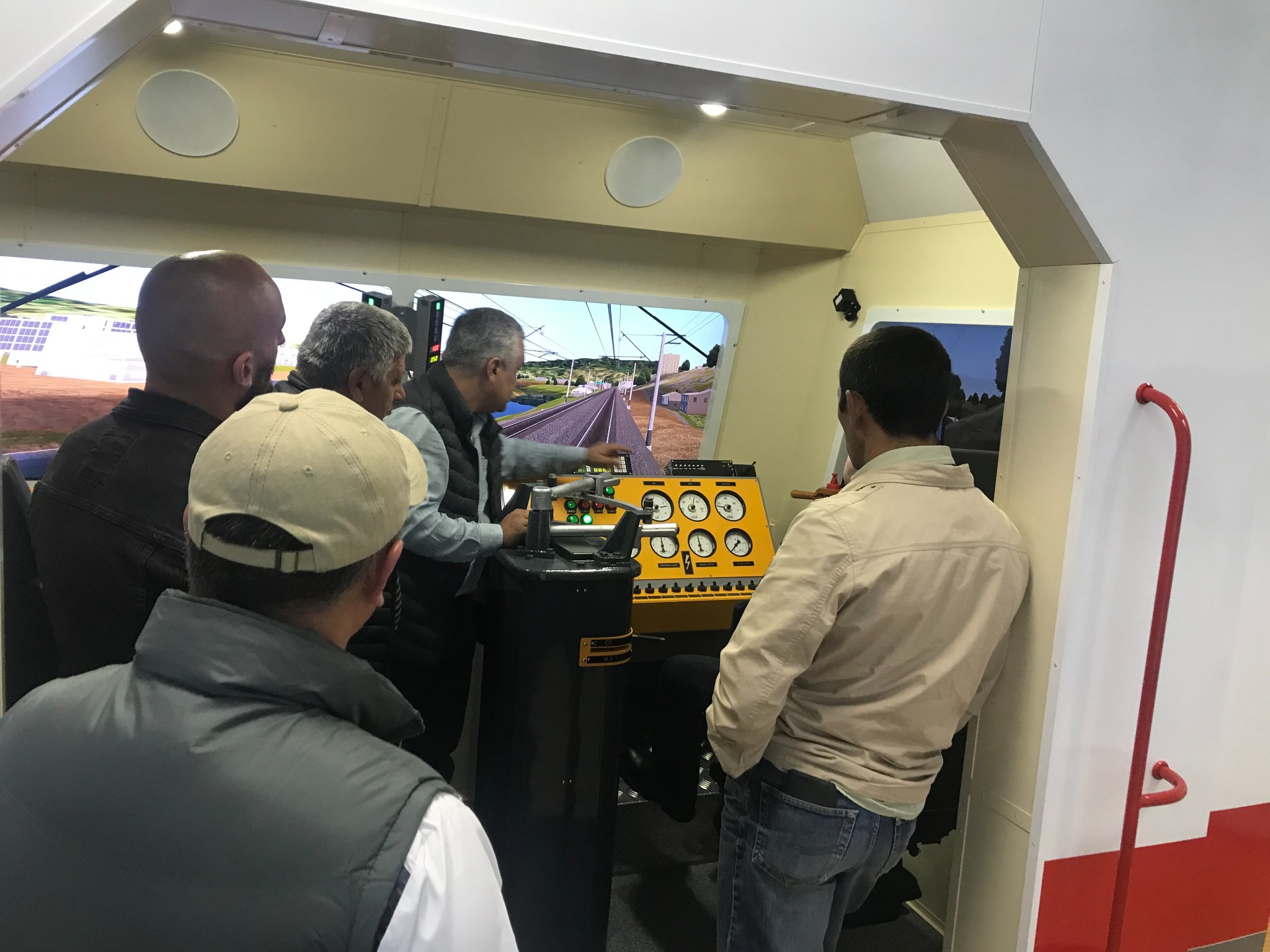 პროფესიული გადამზადების პროგრამა - "სამრეწველო სარკინიგზო ტრანსპორტის ლოკომოტივის მემანქანე" დაიწყო